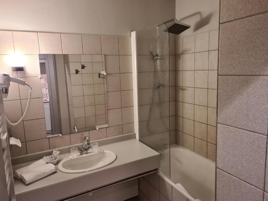 Garabit Hotel アングラール・ド・サン・フルール エクステリア 写真