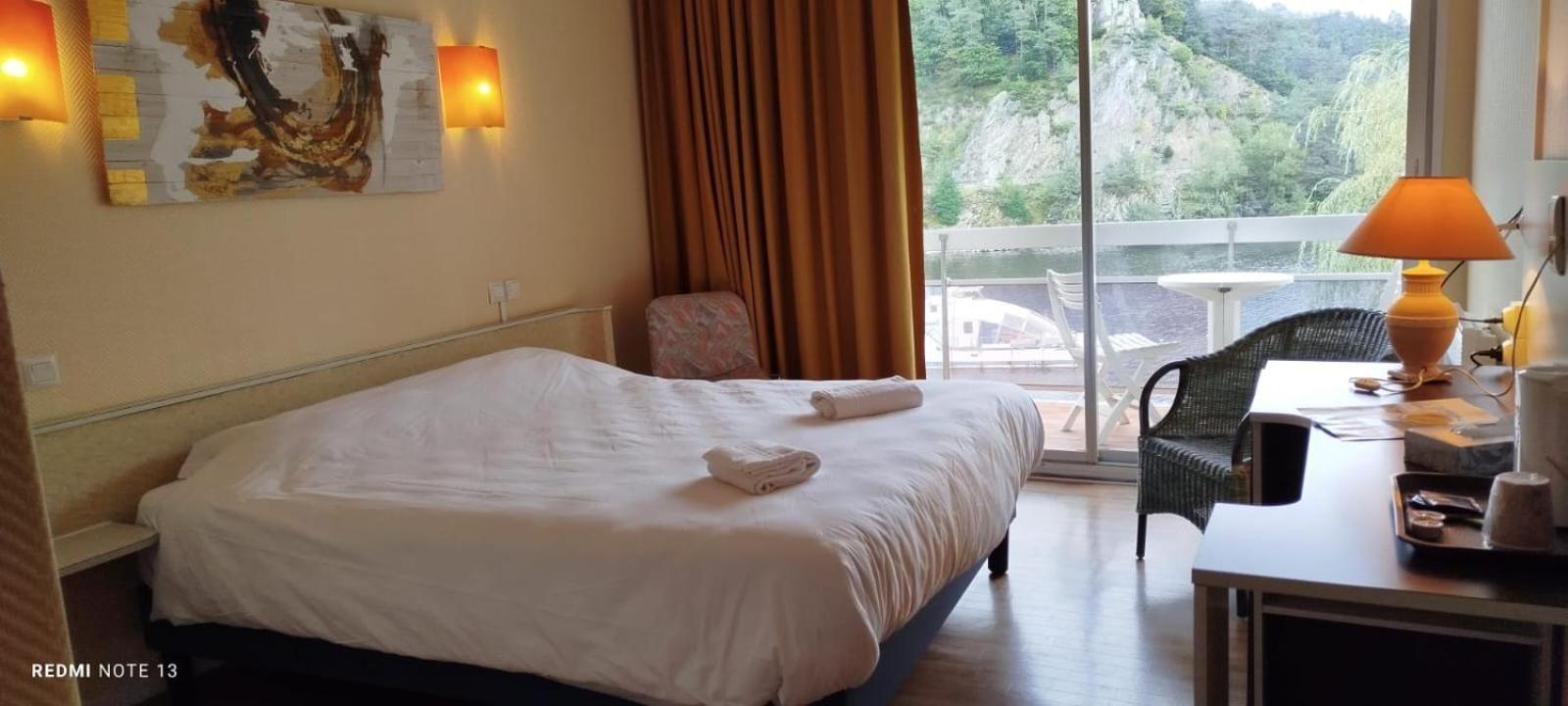 Garabit Hotel アングラール・ド・サン・フルール エクステリア 写真